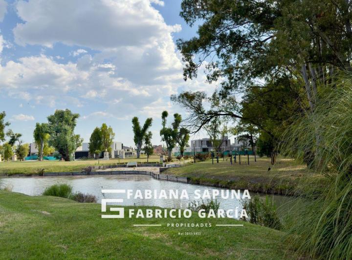 Terreno · 930m²