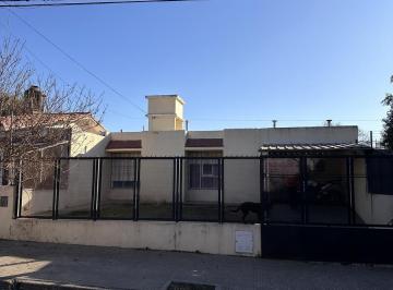 Casa · 85m² · 4 Ambientes · 1 Cochera · Excelente Casa en Venta Colinas de V. Sarfield