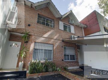 Casa · 90m² · 4 Ambientes · 1 Cochera · Casa Tipo Triplex en Alquiler en Florida O., Excelente Estado y Buena Ubicacion