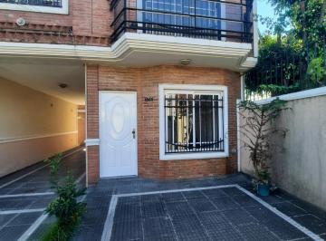 Casa · 60m² · 4 Ambientes · 1 Cochera · Casa en Villa Luzuriaga