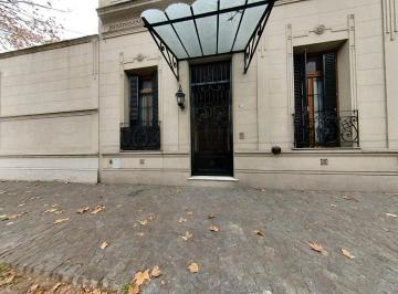 Casa · 218m² · 5 Ambientes · 2 Cocheras · Casa en Lomas de Zamora Oeste