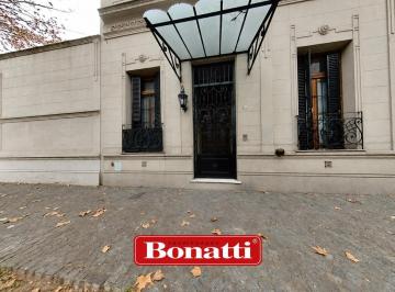 Casa · 218m² · 5 Ambientes · 2 Cocheras · Casa en Lomas de Zamora Oeste
