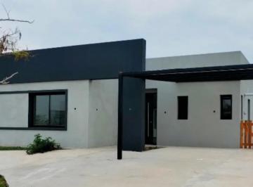 Casa · 850m² · 5 Ambientes · 4 Cocheras · Casa en San Sebastian Apto Credito