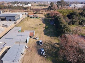 Bodega-Galpón · 180m² · Alquilo Terreno y Deposito Zona Industrial Peñarol