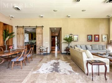 Casa · 288m² · 6 Ambientes · 1 Cochera · Casa en Venta en Las Liebres