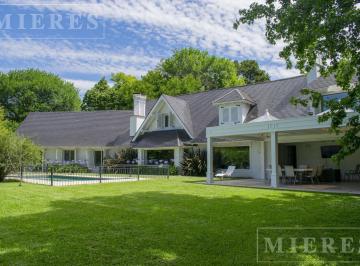 Casa · 470m² · 7 Ambientes · Casa en Venta en Tortugas Country Club