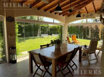 Casa · 266m² · 7 Ambientes · 1 Cochera · Casa en Venta en La Lomada