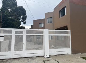 Departamento · 80m² · 4 Ambientes · Duplex de 3 Dorm. en Alquiler - Rada Tilly
