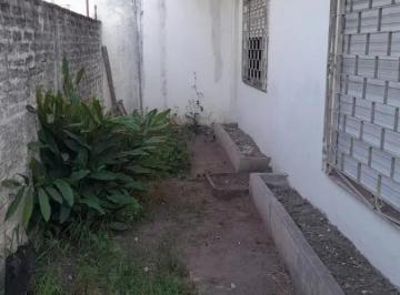 PH · 50m² · 2 Ambientes · 1 Cochera · PH 2 Ambientes y 1/2 en Venta en Morón