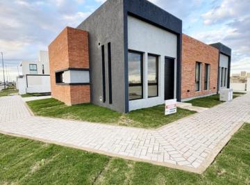 Casa · 90m² · 3 Ambientes · 1 Cochera · Se Venden Duplexs en Brisas y Quebradas de Manantiales