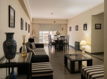 Departamento de 4 ambientes, Floresta · Depto 4 Amb en Floresta con Balcón Corrido y Patio - Apto Crédito