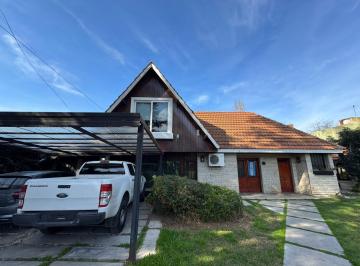 Casa · 1323m² · 5 Ambientes · Exclusiva Casa en Adrogue en Venta o Ideal Proyecto Inmobiliario