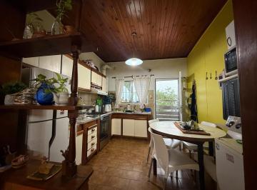 PH · 85m² · 3 Ambientes · PH Casa Tres Ambientes con Patio a La Venta en Bernal