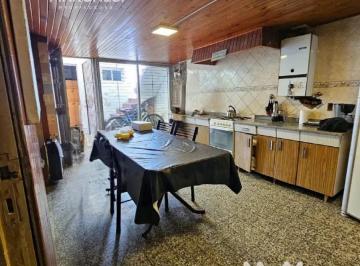 Casa de 3 ambientes, Quilmes · Casa de 3 Ambientes con Patio y Garage en Bernal Oeste, Oportunidad
