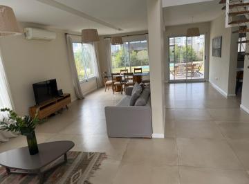 Casa · 230m² · 4 Ambientes · 4 Cocheras · Casa Alquiler Los Castaños Nordelta