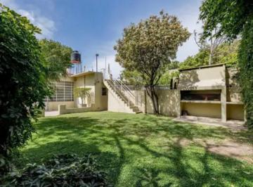 Casa de 4 ambientes, Rosario · Dueño Vende Casa de Tres Dorm. con Cochera, Jardin y Galeria Cerrada