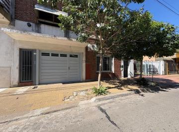 PH · 188m² · 4 Ambientes · 1 Cochera · Casa Tipo PH en Venta Zarate