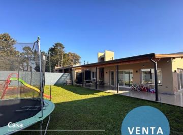 Casa · 152m² · 4 Ambientes · Casa de Tres Dorm. con Jardín en Calle Los Ciruelos 2800, Tandil.