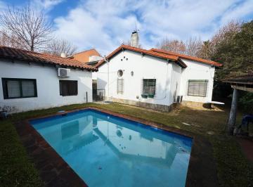 Casa · 197m² · 3 Ambientes · 3 Cocheras · Casa en Venta con Amplio Terreno en San Fernando