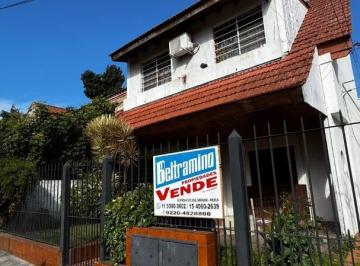 Casa · 99m² · 4 Ambientes · 2 Cocheras · Casa en Venta - San Antonio de Padua