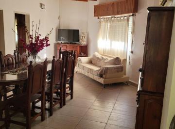 Casa · 90m² · 3 Ambientes · 2 Cocheras · Casa - Alquiler 3amb. en José C. Paz
