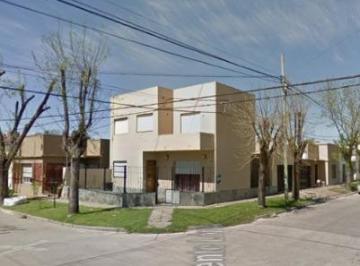Casa · 170m² · 6 Ambientes · 1 Cochera · Casa de 4 Ambientes en Alquiler Calle 25 de Mayo y V Lopez Lujan Centro