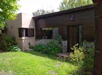 Casa · 160m² · 4 Ambientes · 1 Cochera · Casa en Alfar
