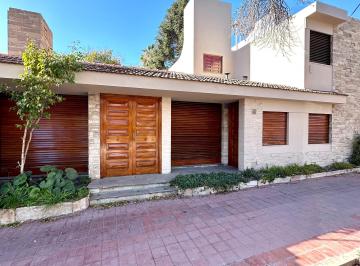 Casa de 4 ambientes, Ciudad de Mendoza · Granaderos Casa en Alquiler