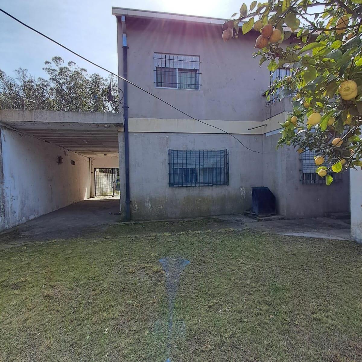 Impecable casa en PH con parque y cochera — Barrio Camet