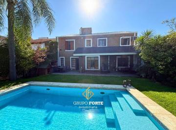 Casa · 272m² · 5 Ambientes · 4 Cocheras · Casa en Venta - Urca
