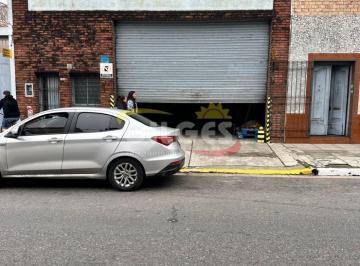 Bodega-Galpón · 260m² · Alquiler de Galpón 260 m² en Lomas del Mirador