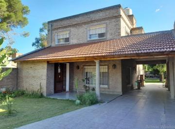 Casa · 90m² · 4 Ambientes · 2 Cocheras · Casa a La Venta en del Viso