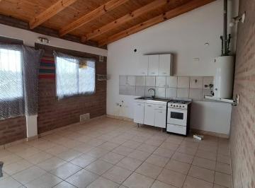 Casa · 57m² · 3 Ambientes · Se Alquila, Casa 2 Dorm., B° Knudsen, Plottier