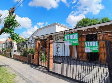 Casa de 7 ambientes, Córdoba · Venta B° Amp. America Hermosa Vivienda de 2 Dorm Garage y Patio