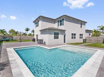 Casa · 270m² · 8 Ambientes · 2 Cocheras · Venta de Casa con Amenities Estilo Resort, 5 Dorm., Miami - Dade