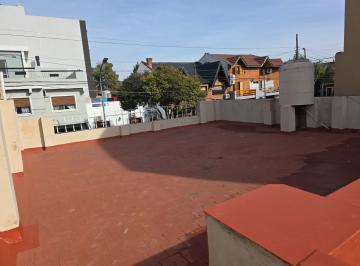 PH · 63m² · 3 Ambientes · PH en Alquiler en Barrio Naon con Terraza