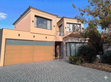 Casa de 4 ambientes, Guaymallén · Venta Casa Barrio Privado "La Barraca"