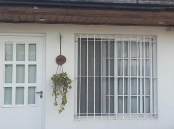 Casa · 90m² · 4 Ambientes · 1 Cochera · Casa en Venta Ubicado en Burzaco, Almirante Brown, G. B. a. Zona Sur