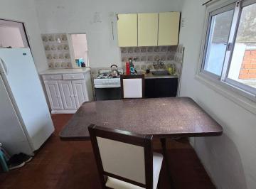 Casa · 70m² · 3 Ambientes · 7 Cocheras · Alquiler Dos PH Espacio 7 Autos Apto Comercial Vivienda
