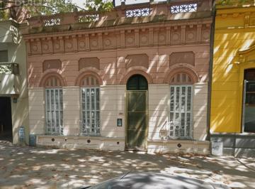 Casa · 400m² · 10 Ambientes · Casa en Venta a Demoler - Destino Comercial - Educativo - Residencia - Emprendimiento
