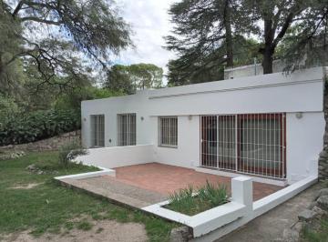 Casa de 2 ambientes, Villa Allende · Vendo Casa Zona Exclusiva de Villa Allende.