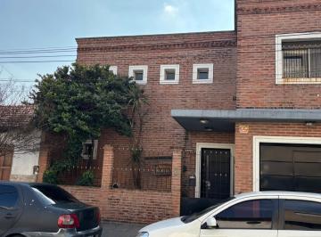 Casa de 4 ambientes, Avellaneda · Chalet en Venta
