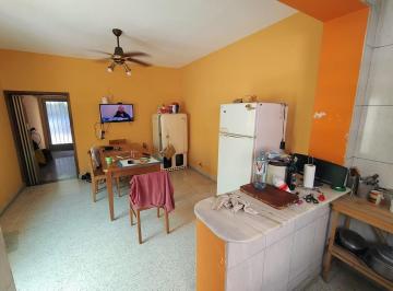 Casa · 116m² · 4 Ambientes · 1 Cochera · Venta Casa Al Frente en Barrio Tiro Suizo