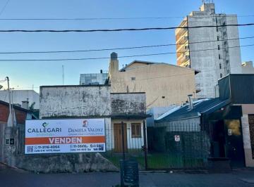 Casa de 3 ambientes, Berazategui · Casa en Venta en Berazategui Centro. Ideal Desarrollo Inmobiliario. Inversion.