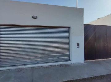 Bodega-Galpón · 130m² · 1 Ambiente · 4 Cocheras · Galpón con Local a La Calle y Entrada de Camión