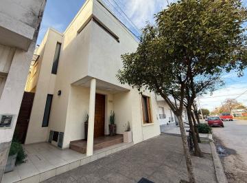 Casa · 139m² · 6 Ambientes · Casa en Lobos
