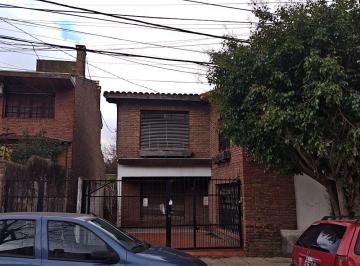 Casa de 7 ambientes, Vicente López · Chalet PH, en Dos Plantas Mas Baulera de 4 o 5 Dorm. a Mejorar