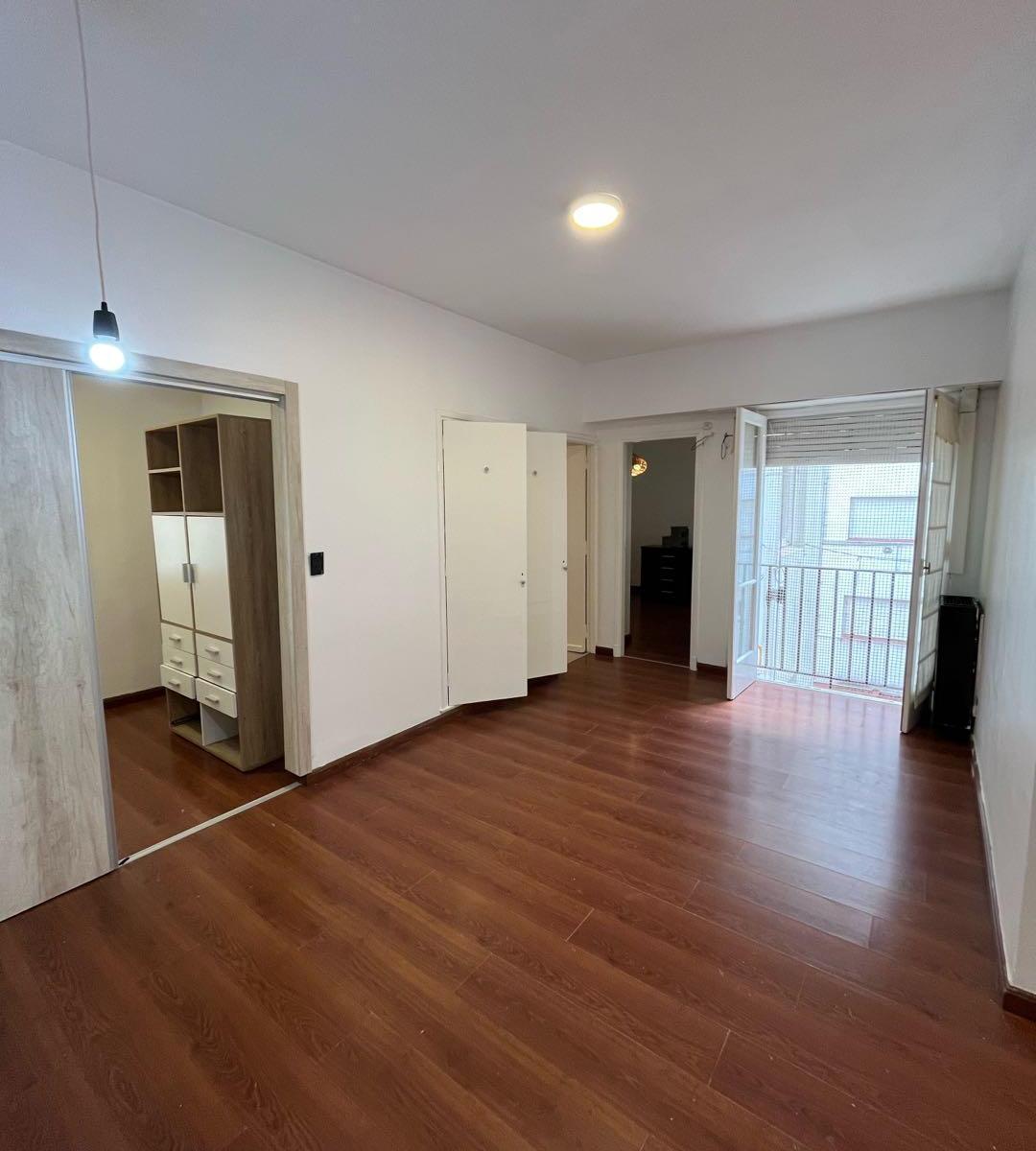 En venta excelente dos ambientes con espacio de escritorio