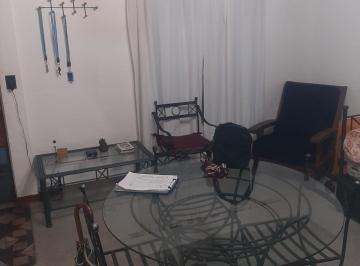 Departamento de 3 ambientes, San Telmo · 4 Ambientes con Patio y Cochera
