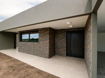 Casa · 325m² · 5 Ambientes · 4 Cocheras · Venta Casa de 3 Dorm. en Los Milagros, Santa Rosa de Calamuchita